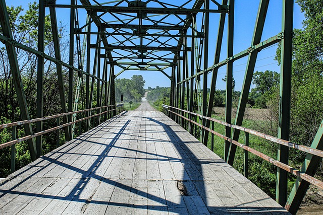 Über Brücken: Dritte Taunus-Kunst-Triennale in Hofheim