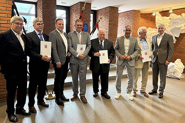 Landesehrenbriefe an vier Bürger vergeben