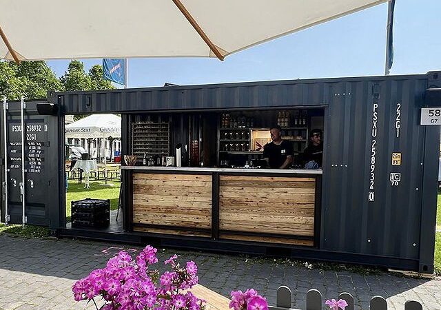 „Container Cube“: Biergarten am Meisterturm