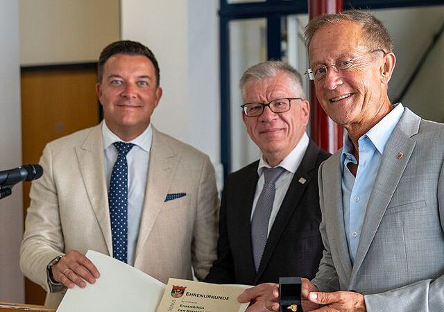 Stadt ehrt verdiente Mitbürger