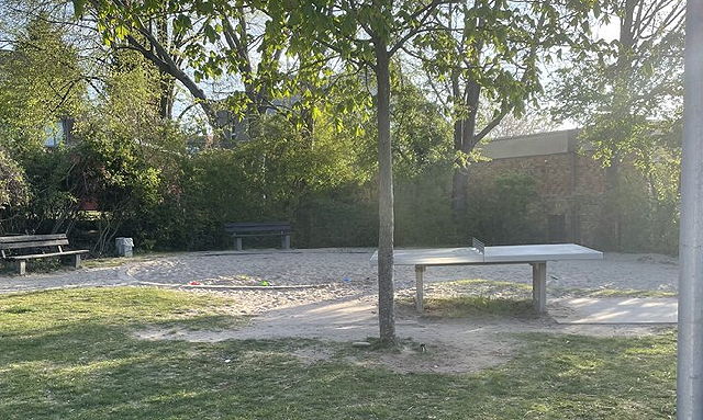 Neues Kletterspielgerät für Spielplatz